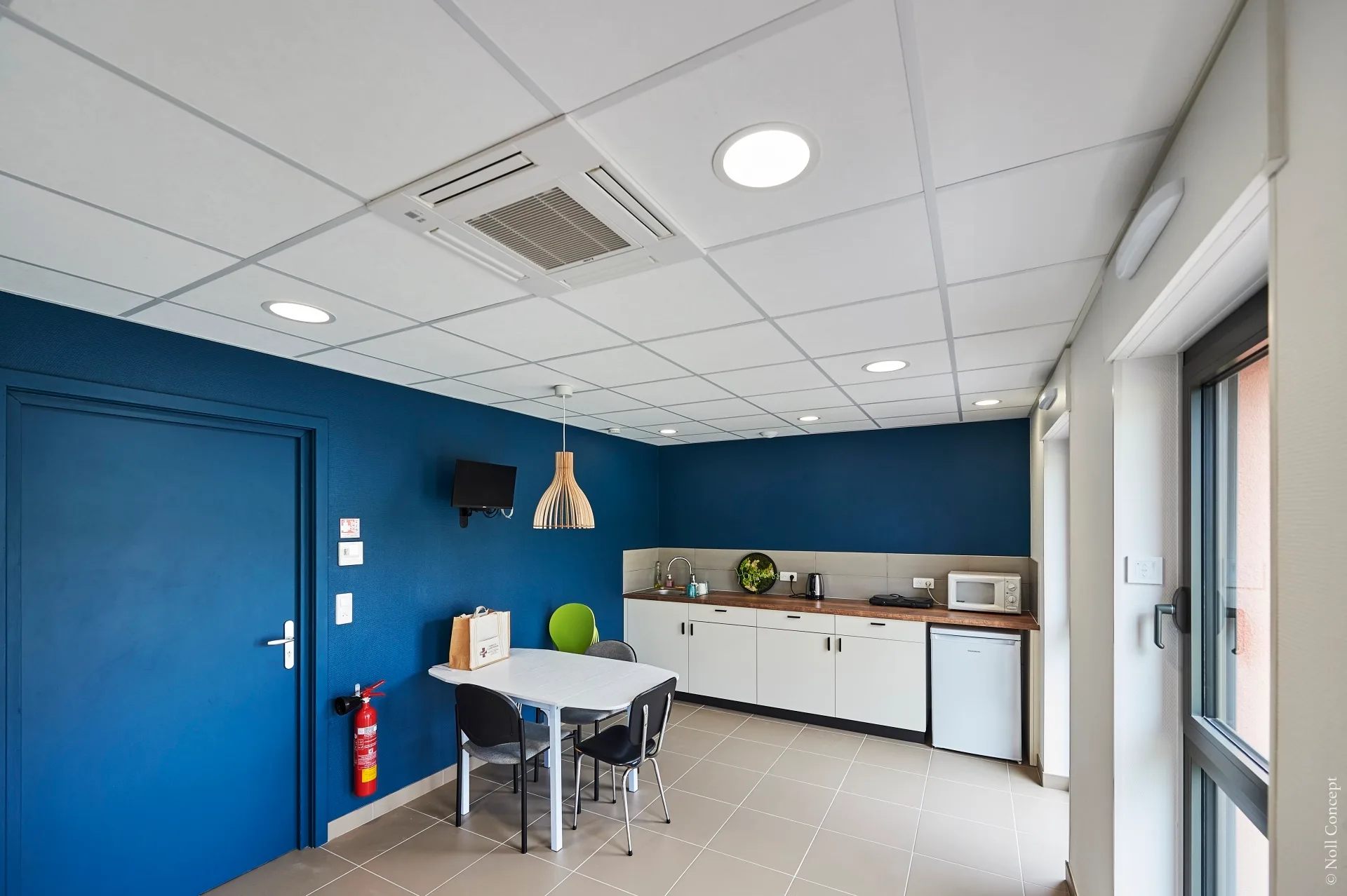 584a4665-666b05abae3a5